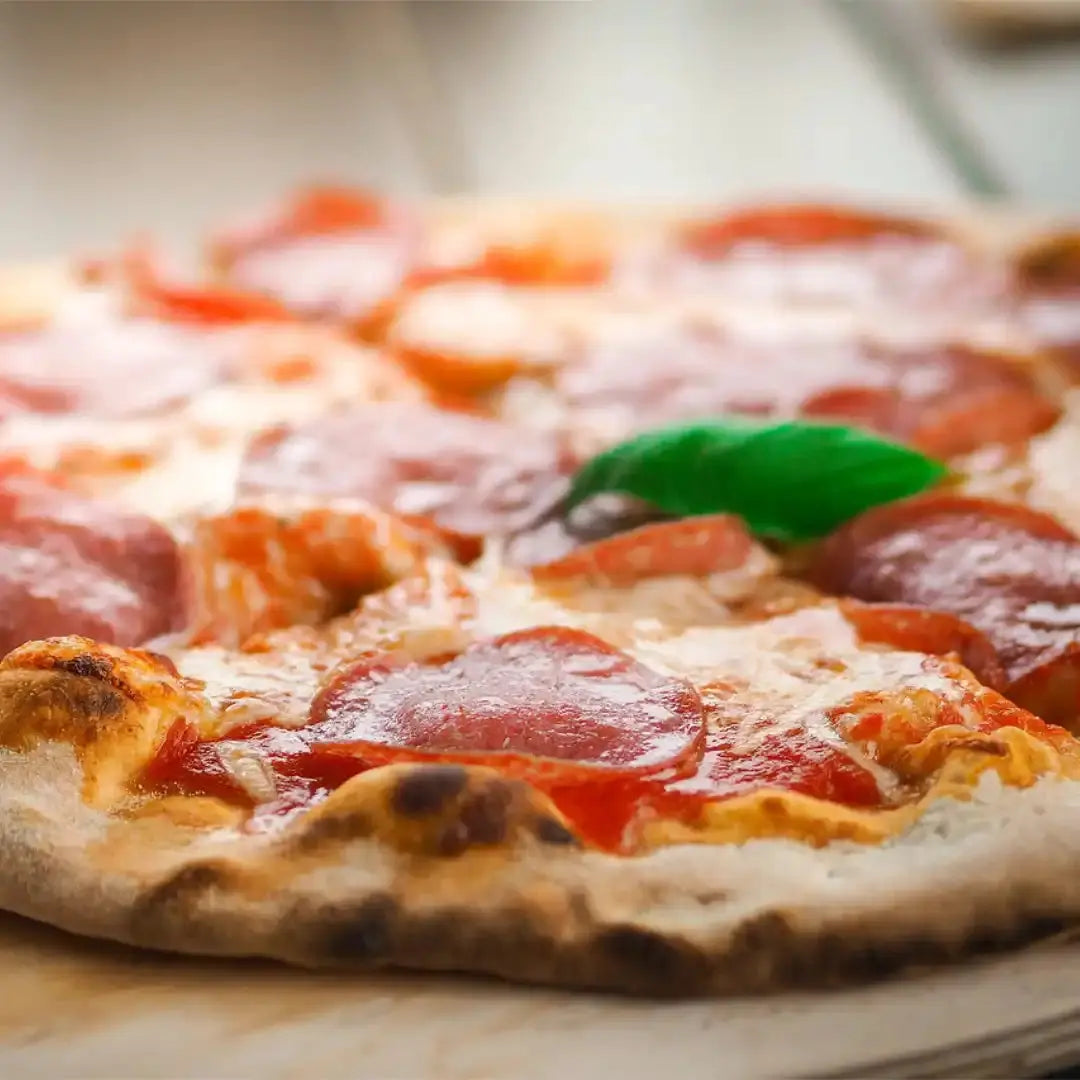 Pizza mit Salami